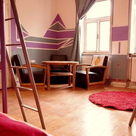 Ananas Hostel Pécs Zewnętrze zdjęcie